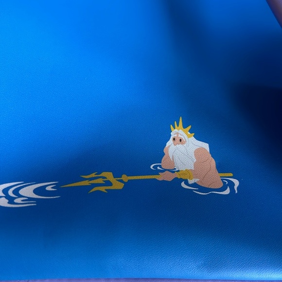 Authentic Disney Ariel Loungefly bag.  New without tags - Picture 3 of 8